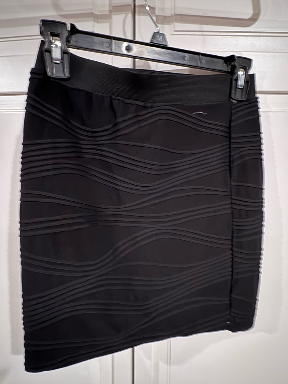 Black Textured Wave Skirt - Brand Unspecified